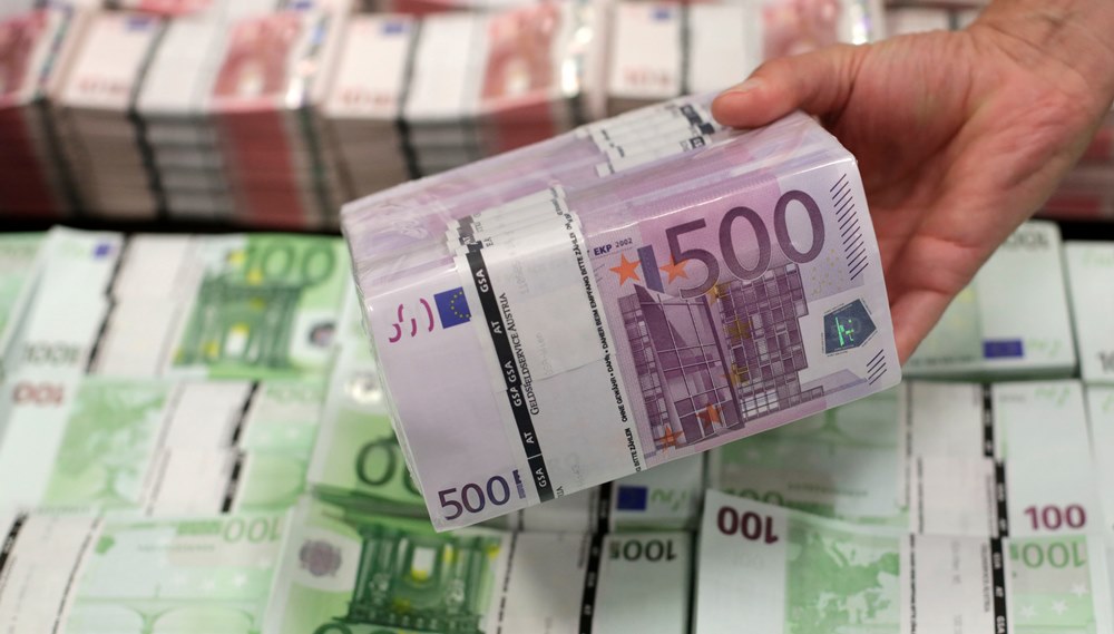 Depozitat bankare i rikthehen rritjes ne qershor, arrijne rekord te ri